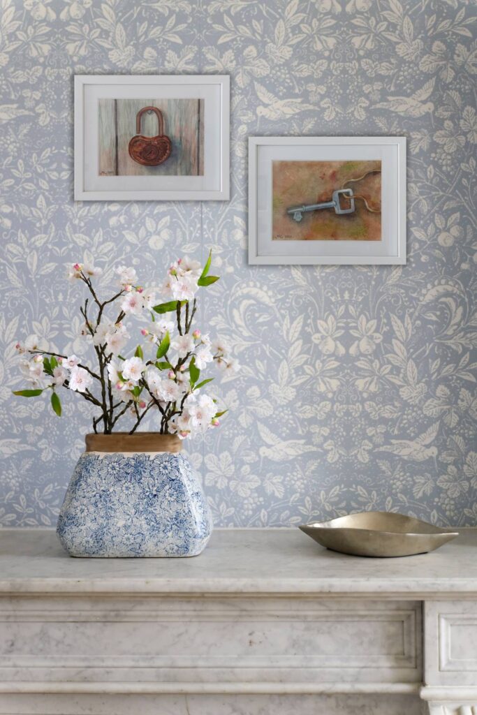 Pikkumaalaukset-seinalla